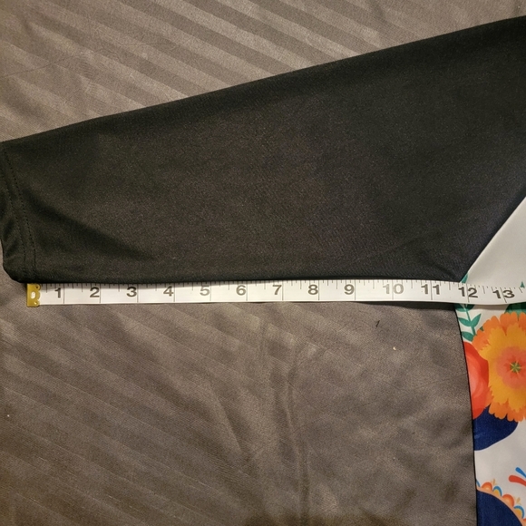 Women's SKULL Tshirt - Picture 9 of 15